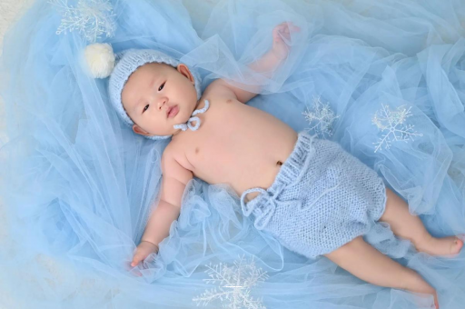 吐鲁番三岁宝宝肚子大
