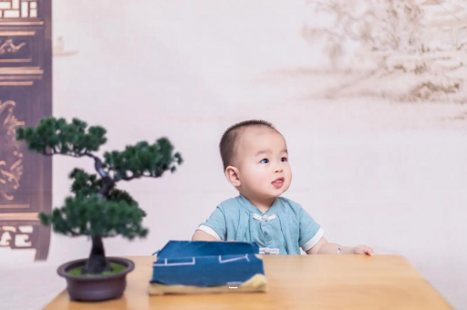 吐鲁番三个月宝宝抬头不稳 吐鲁番三个月宝宝抬头不稳